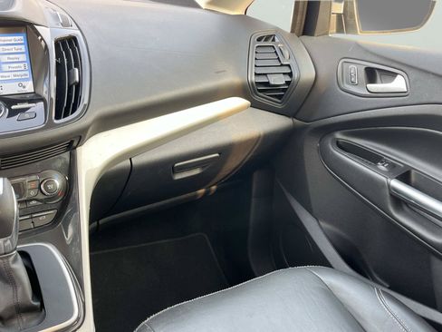 Used 2016 Ford C-MAX SEL w/ Equipment Group 302A FWD image 12