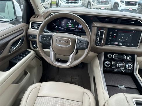Used 2023 GMC Yukon XL Denali AWD/4WD image 30