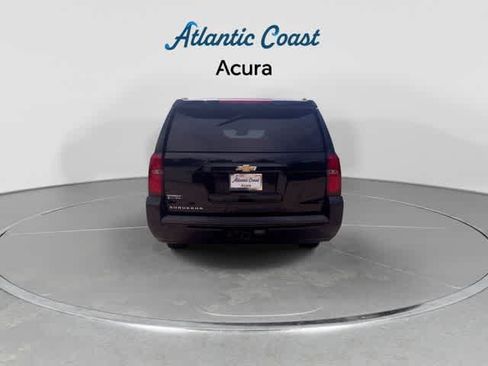 Used 2017 Chevrolet Suburban LT RWD image 7