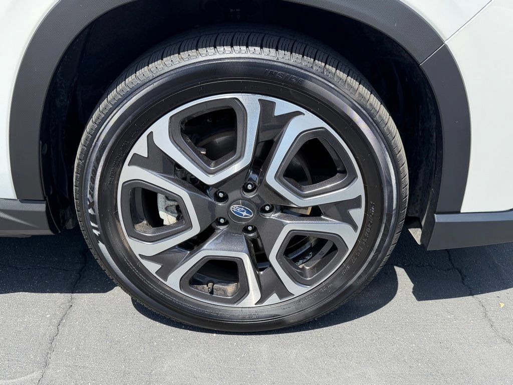 Used 2023 Subaru Ascent Limited AWD/4WD image 9