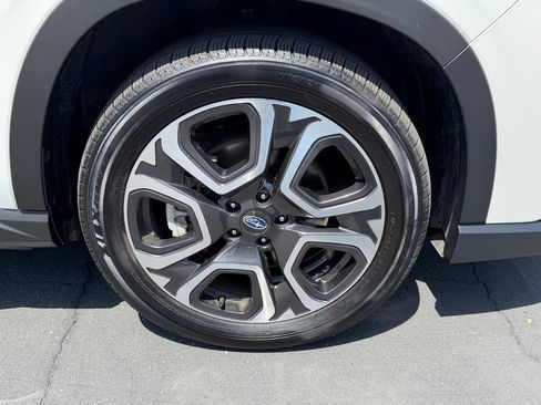 Used 2023 Subaru Ascent Limited AWD/4WD image 9