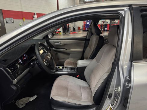 Used 2015 Toyota Camry XSE w/ Moonroof Package FWD image 14