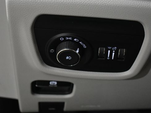 Used 2021 Jeep Grand Cherokee L Overland w/ Luxury Tech Group IV image 19