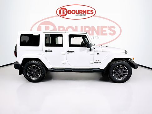 Used 2017 Jeep Wrangler Unlimited Sahara w/ Dual Top Group AWD/4WD image 11