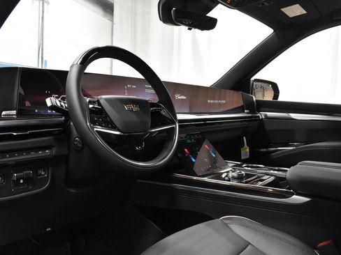 New 2026 Cadillac Escalade Luxury w/ Touring Package AWD/4WD image 6