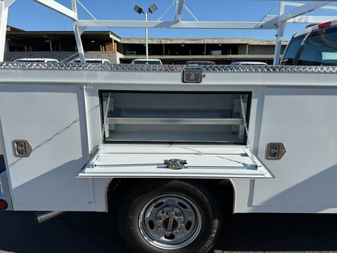 New 2026 Ford F250 XL w/ XL Chrome Package image 8