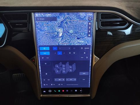 Used 2016 Tesla Model X P90D image 4