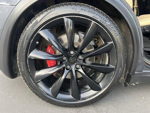 Used 2016 Tesla Model X Performance image 18