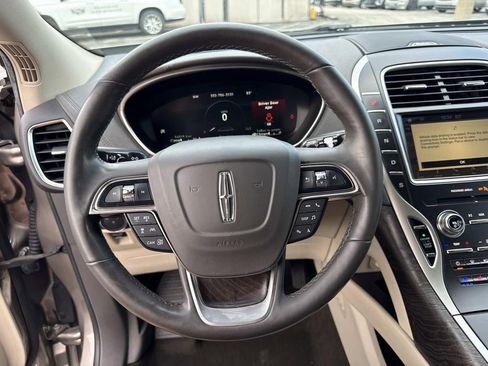 Used 2019 Lincoln Nautilus Reserve image 26