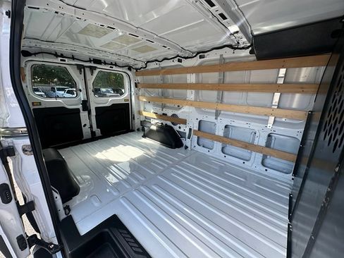 Used 2025 Ford Transit 250 Low Roof w/ Exterior Upgrade Package RWD image 4