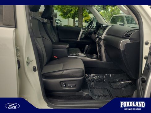 Used 2023 Toyota 4Runner SR5 Premium w/ SR5 Premium Package AWD/4WD image 19