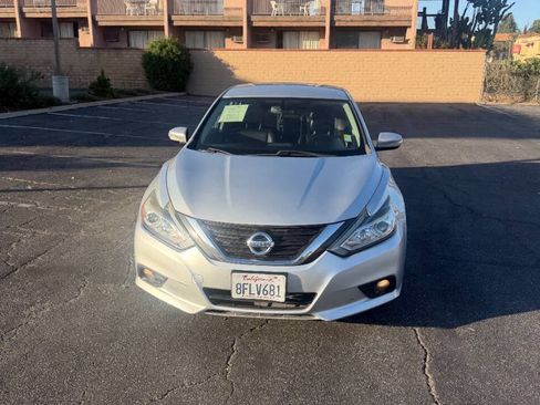Used 2017 Nissan Altima 2.5 SL FWD image 2