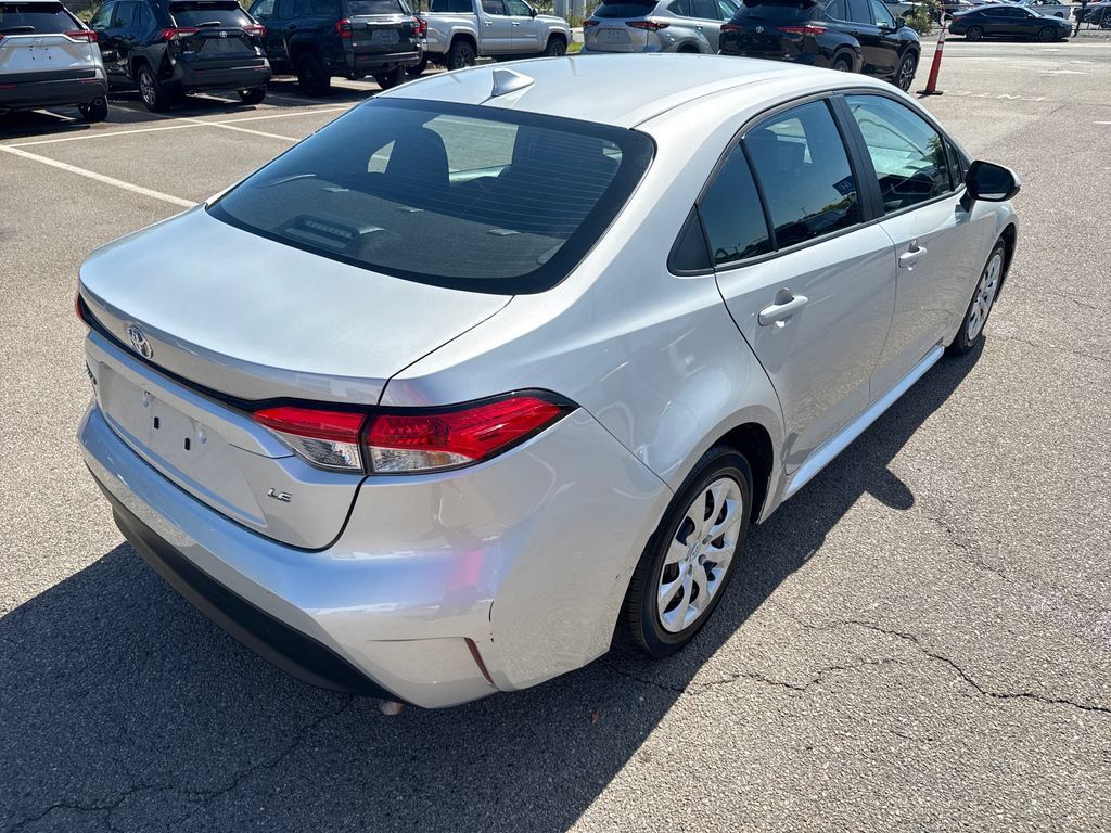 Used 2024 Toyota Corolla LE FWD image 7