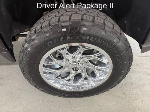 Used 2022 GMC Sierra 2500 AT4 w/ AT4 Premium Plus Package AWD/4WD image 4