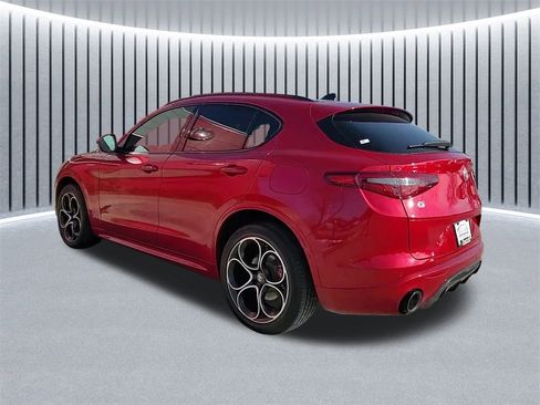 Used 2023 Alfa Romeo Stelvio Veloce image 5