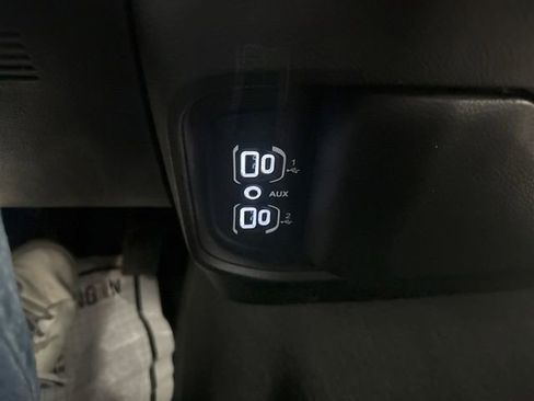 Used 2021 RAM 1500 Big Horn AWD/4WD image 23