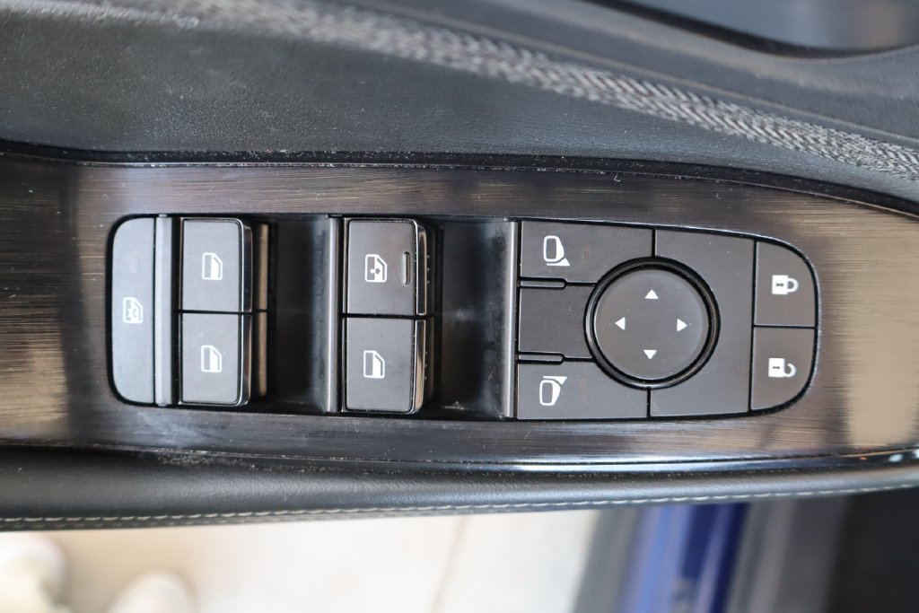 Used 2023 Nissan Rogue SV AWD/4WD image 14