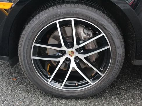 Used 2023 Porsche Macan Turbo image 15