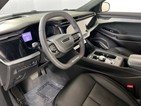 Used 2024 Jeep Wagoneer Launch Edition image 9