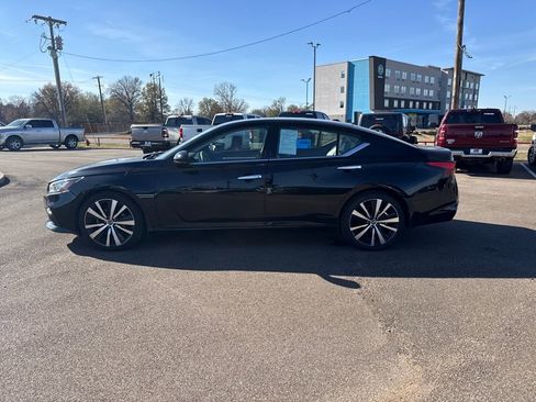 Used 2019 Nissan Altima 2.5 Platinum image 4