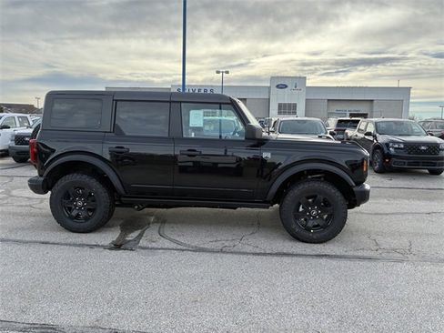 New 2025 Ford Bronco Big Bend w/ Black Diamond Package image 3