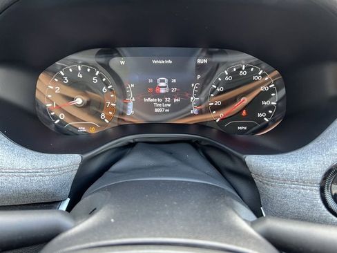 Used 2024 Jeep Compass Latitude w/ Sun and Sound Group image 11