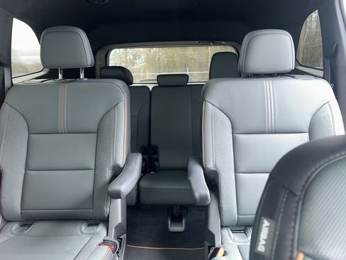 Used 2024 GMC Acadia AT4 w/ Luxury Package image 26