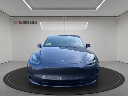 Used 2022 Tesla Model Y Performance image 8