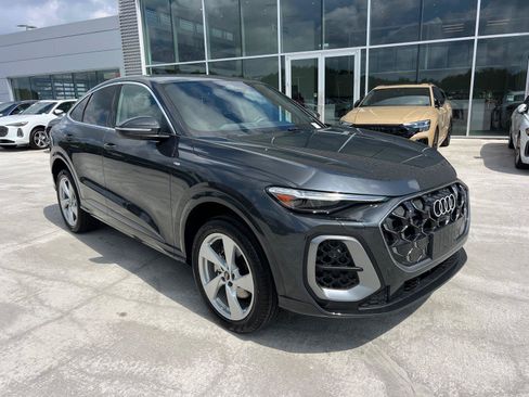 Certified 2025 Audi Q5 Premium Plus w/ Premium Plus AWD/4WD image 3