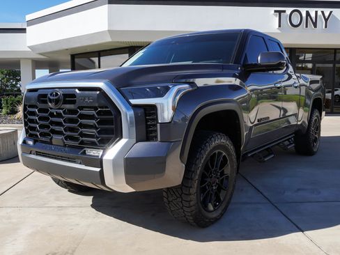 Used 2022 Toyota Tundra Limited w/ TRD Off-Road Package AWD/4WD image 4