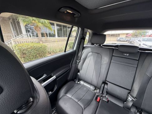 Used 2025 Mercedes-Benz GLB 250 4MATIC image 41