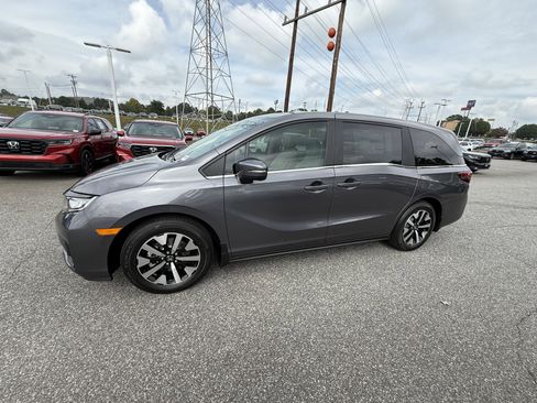 New 2026 Honda Odyssey EX-L image 6