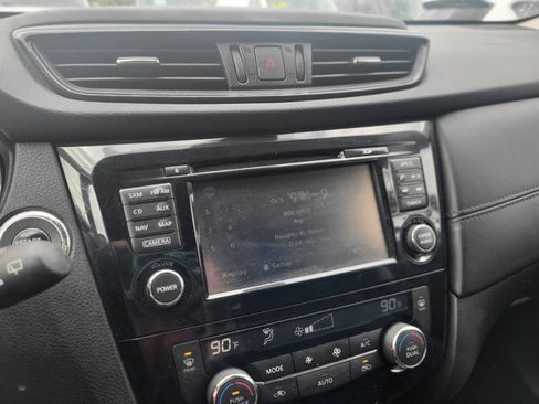 Used 2017 Nissan Rogue SL AWD/4WD image 25