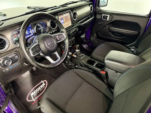 Used 2023 Jeep Wrangler Unlimited Rubicon 4xe w/ Dual Top Group AWD/4WD image 19