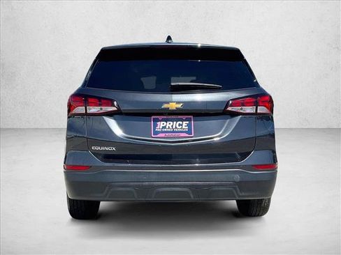 Certified 2022 Chevrolet Equinox LS w/ LS Convenience Package FWD image 4