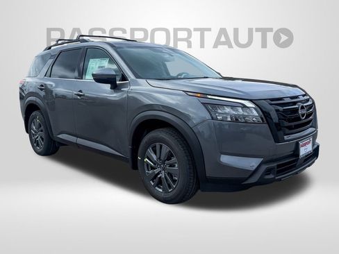New 2025 Nissan Pathfinder SV w/ Black Appearance Package image 4
