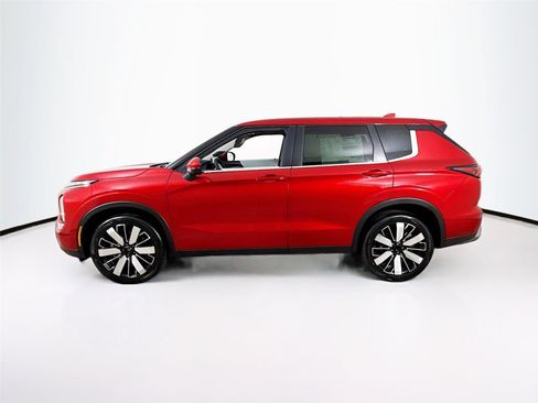 New 2025 Mitsubishi Outlander SE image 4