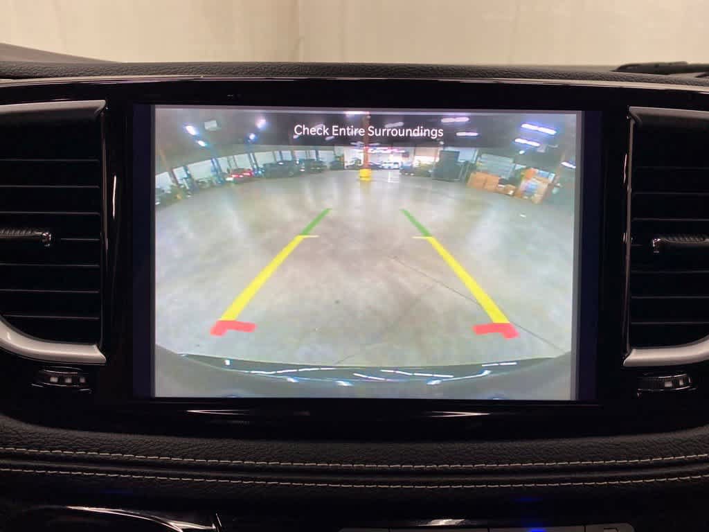 Used 2023 Chrysler Pacifica Limited FWD image 27