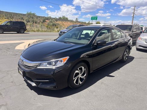Used 2017 Honda Accord LX image 2