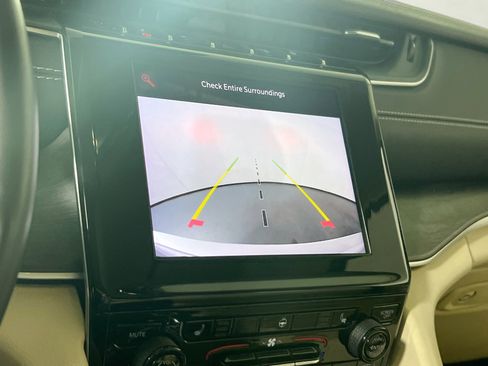 Used 2022 Jeep Grand Cherokee Limited w/ Trailer Tow Prep Group (B) image 13