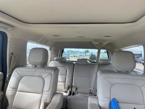 Used 2021 Lincoln Navigator L Reserve w/ Luxury Package RWD image 6