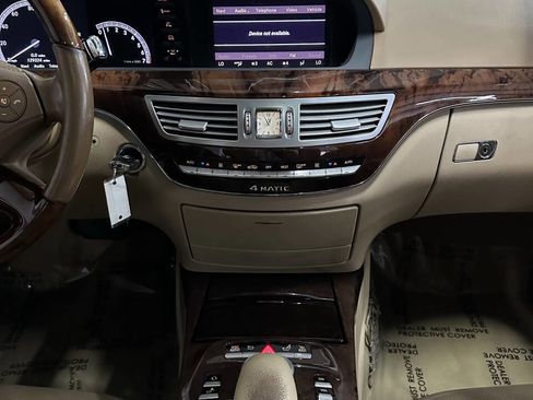 Used 2011 Mercedes-Benz S 550 4MATIC image 26