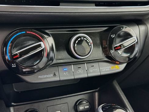 Certified 2023 Hyundai Kona SEL AWD/4WD image 19