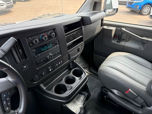 Used 2023 GMC Savana 2500 RWD 2500 135 w/ Driver Convenience Package image 9