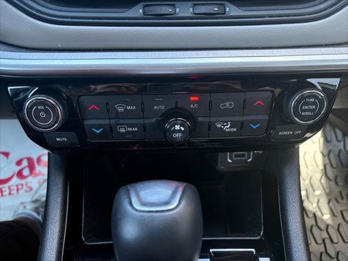 Certified 2025 Jeep Compass Limited AWD/4WD image 22