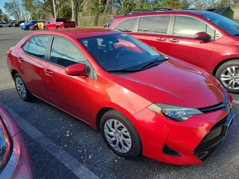 Used 2017 Toyota Corolla LE image 3