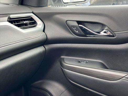 Used 2022 GMC Acadia SLT image 36