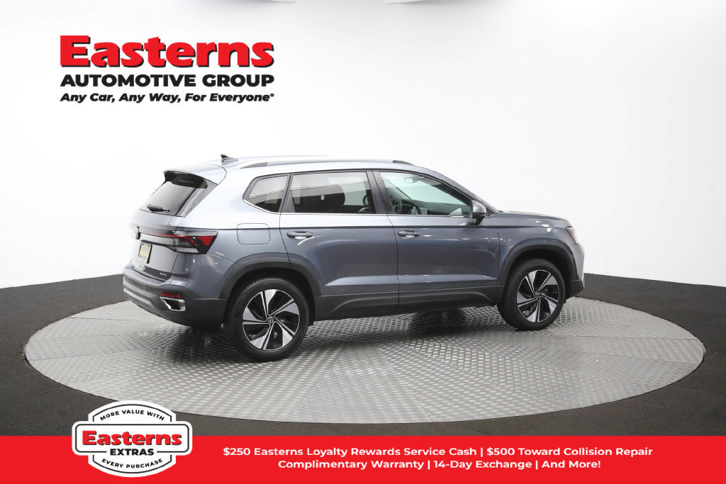 Used 2025 Volkswagen Taos SE AWD/4WD image 42