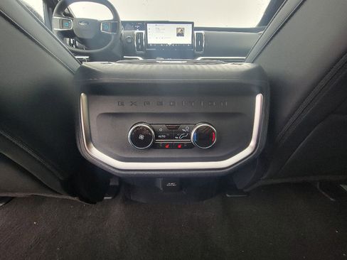 New 2026 Ford Expedition Platinum w/ Stealth Performance Package image 28