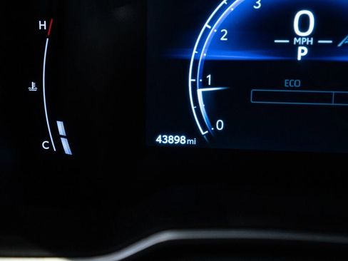 Certified 2023 Toyota Corolla Cross XLE image 21